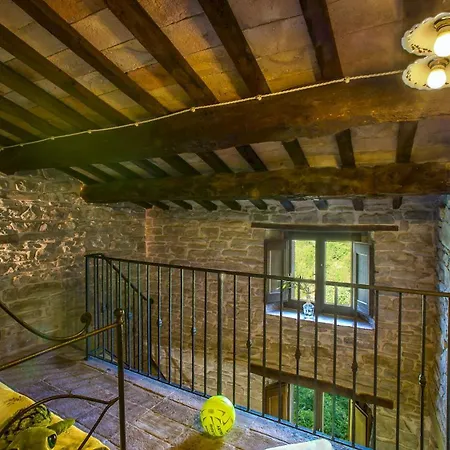 Casa Del Mandorlo 8, Emma