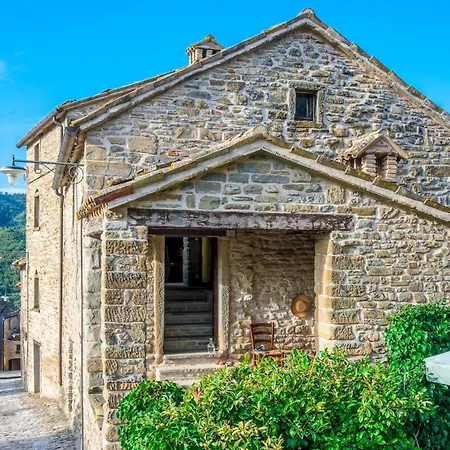 Casa Del Mandorlo 8, Emma Villa