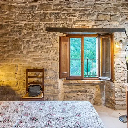 Casa Del Mandorlo 8, Emma