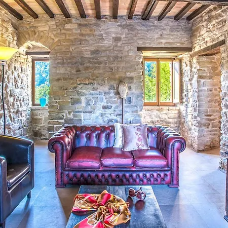 Casa Del Mandorlo 8, Emma Villa